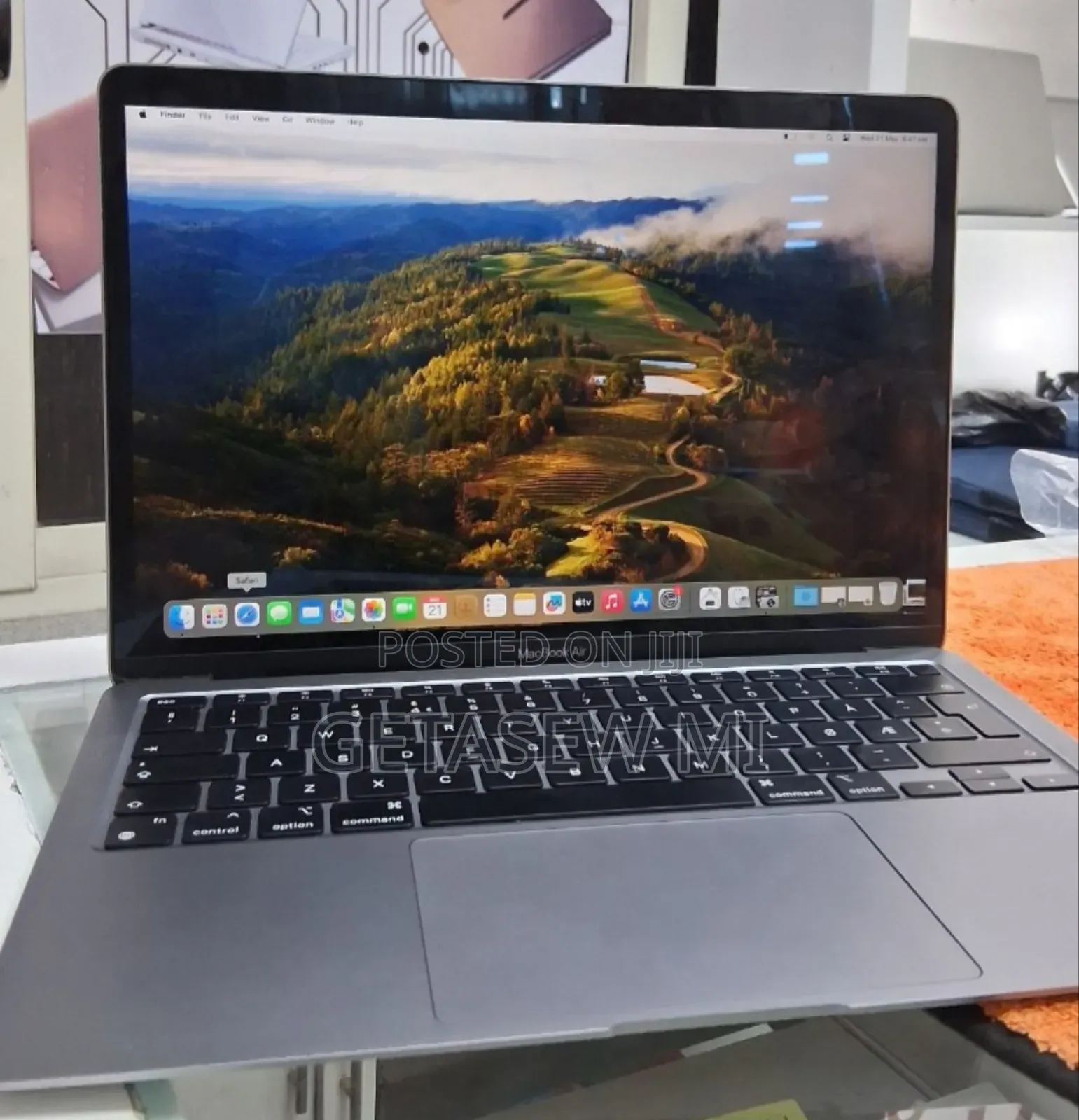 New Laptop Apple MacBook Air 2020 M1 8GB Apple M1 SSD 256GB