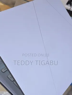 Photo - New Laptop Asus ZenBook 13 UX331UN 16GB Intel Core I7 SSD 1T