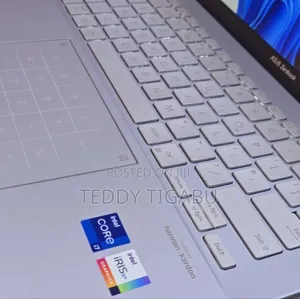 New Laptop Asus ZenBook 13 UX331UN 16GB Intel Core I7 SSD 1T