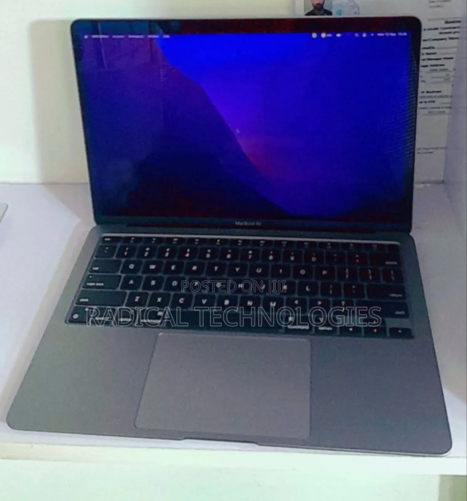 New Laptop Apple MacBook Air 2020 M1 8GB Intel Core Ultra 7 SSD 256GB