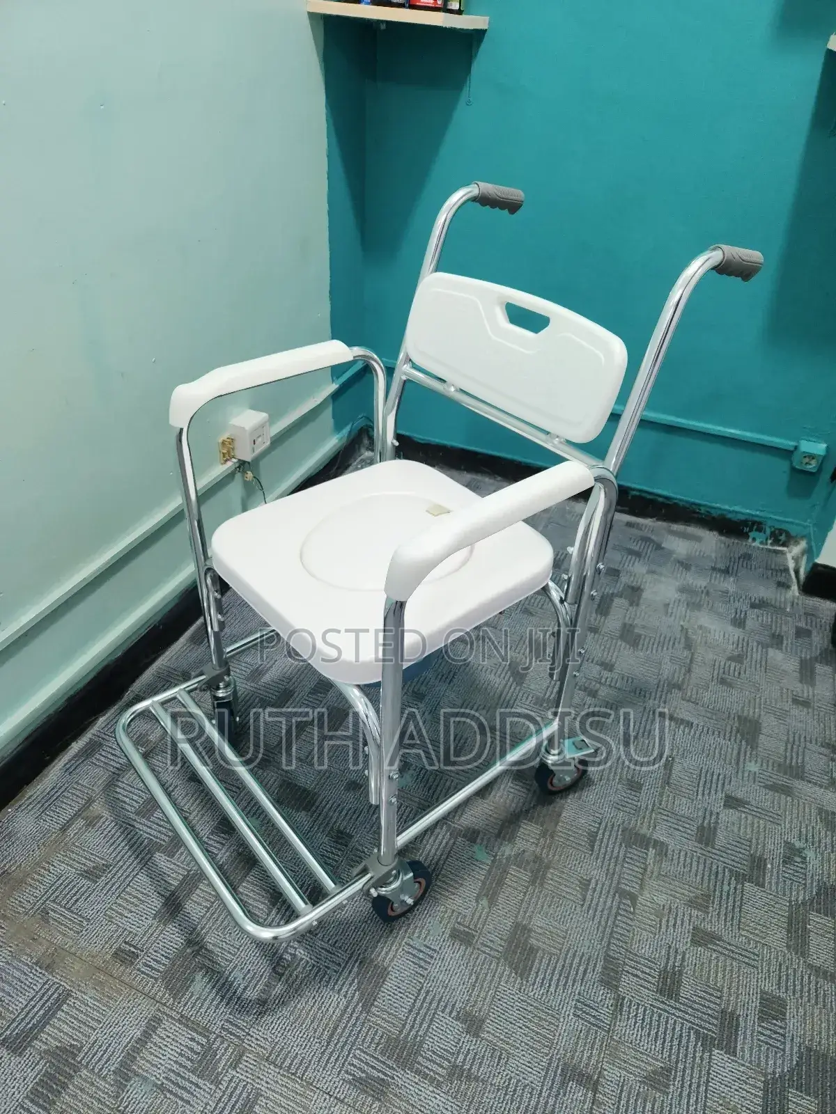 Four Mini Wheel Commode Chair想到removable Commode Chair New