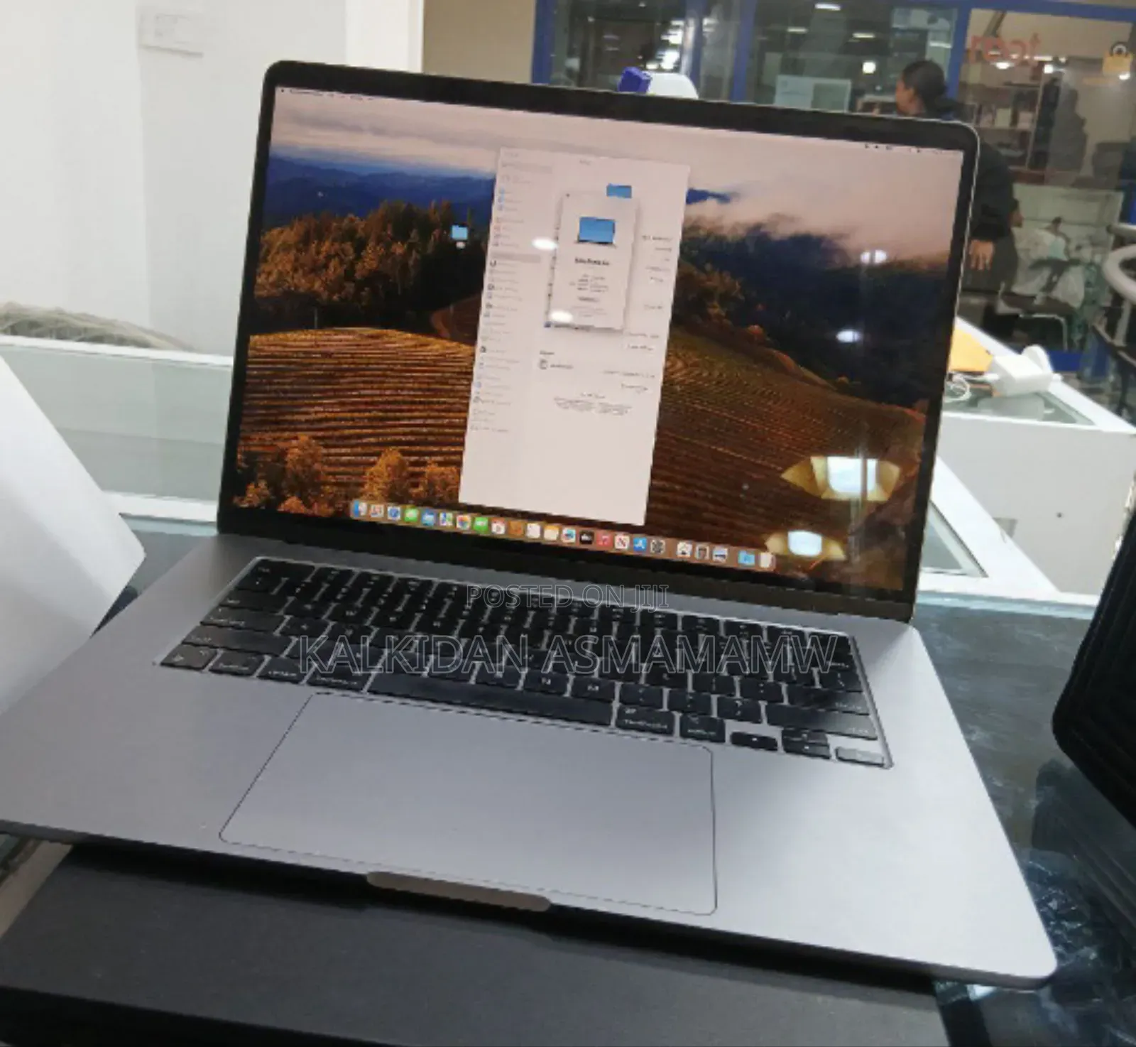 New Laptop Apple MacBook 8GB Apple M3 SSD 256GB