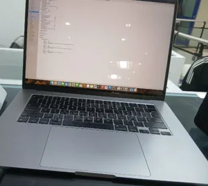 New Laptop Apple MacBook 8GB Apple M3 SSD 256GB