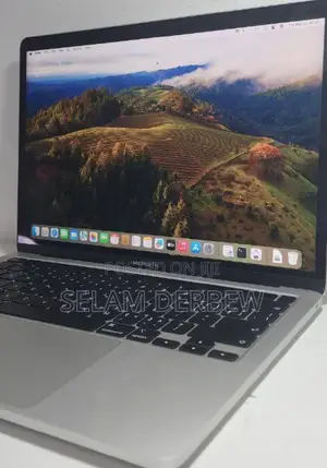 New Laptop Apple MacBook Pro M1 8GB Apple M1 SSD 256GB