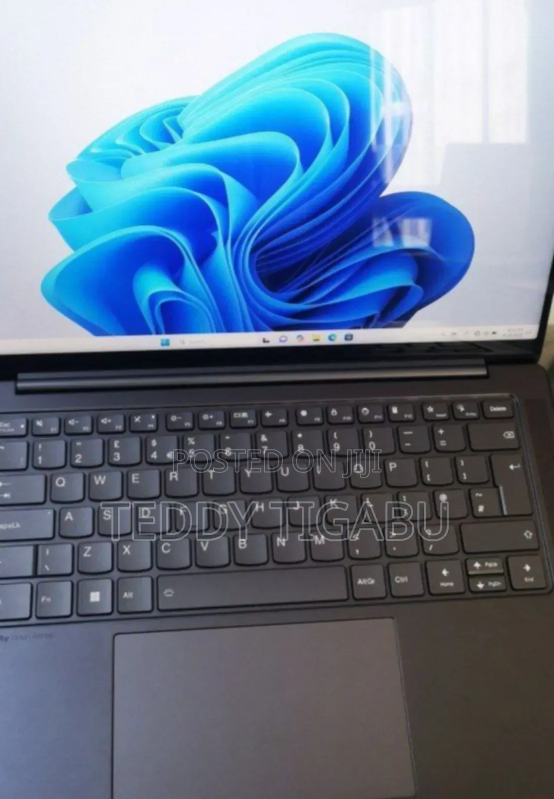 New Laptop Lenovo Yoga 7i 32GB Intel Core I7 SSD 1T