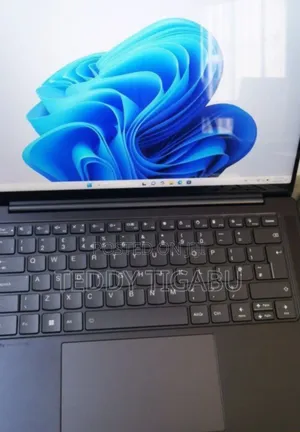 New Laptop Lenovo Yoga 7i 32GB Intel Core I7 SSD 1T