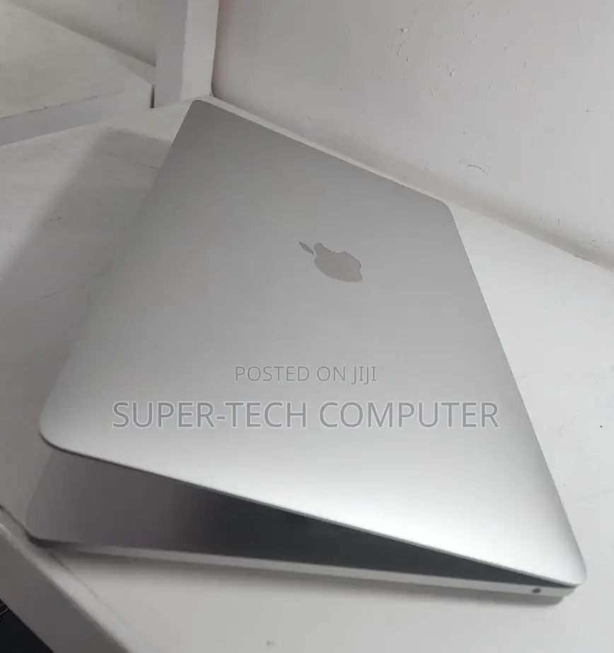 New Laptop Apple MacBook Pro 2020 M1 8GB Apple M1 SSD 256GB