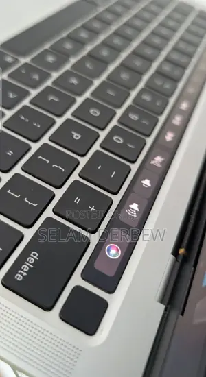 New Laptop Apple MacBook Pro 2020 8GB Intel Core I5 SSD 256GB