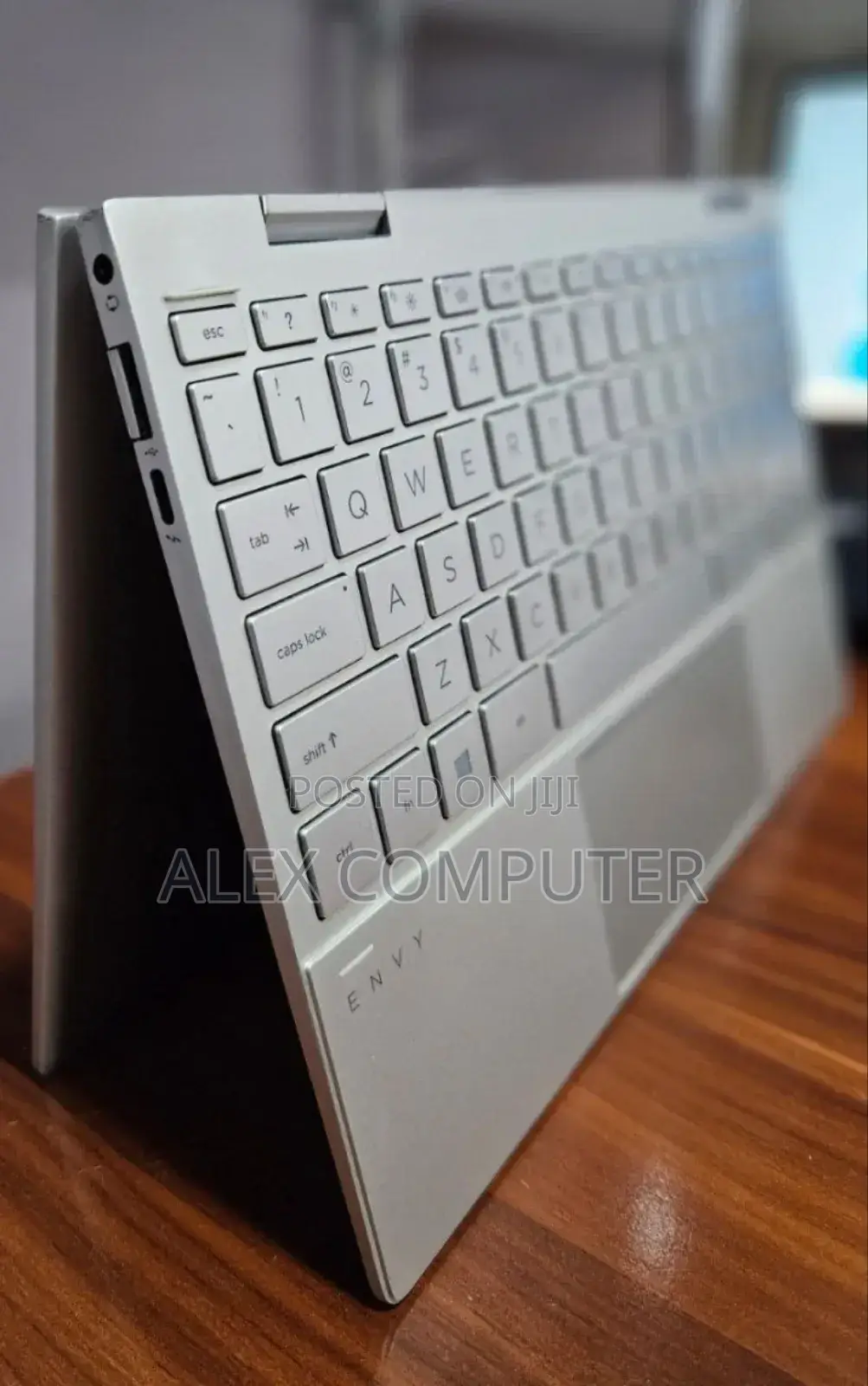 New Laptop HP Envy X360 8GB Intel Core I7 SSD 512GB