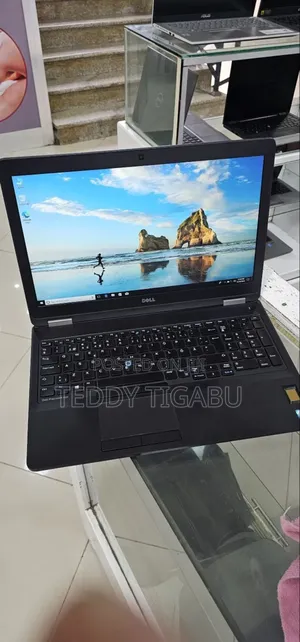 Photo - New Laptop Dell Precision 15 3541 16GB Intel Core I7 SSD 512GB