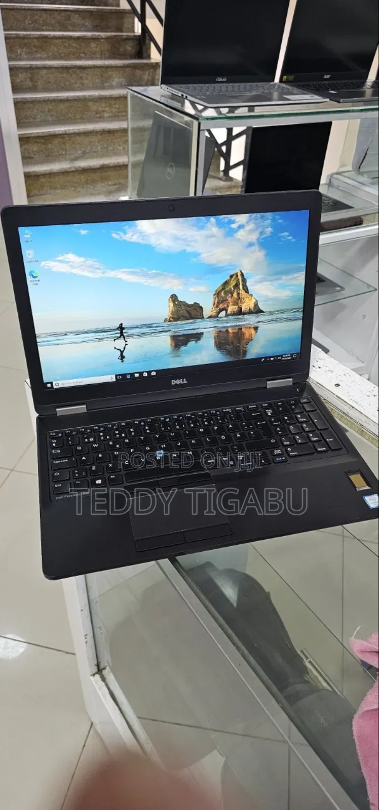 New Laptop Dell Precision 15 3541 16GB Intel Core I7 SSD 512GB