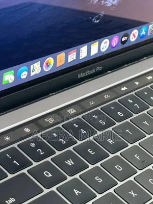 New Laptop Apple MacBook Pro 2018 8GB Intel Core I5 SSD 256GB