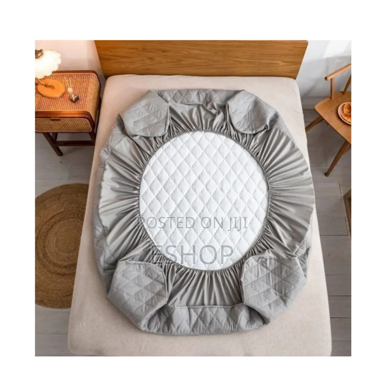 **Stain-Resistant Hygienic Mattress Protector**