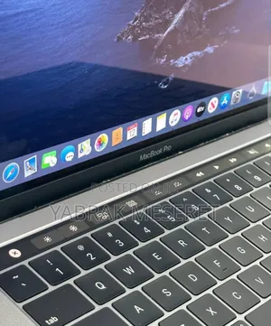 New Laptop Apple MacBook Pro 2018 8GB Intel Core I5 SSD 256GB