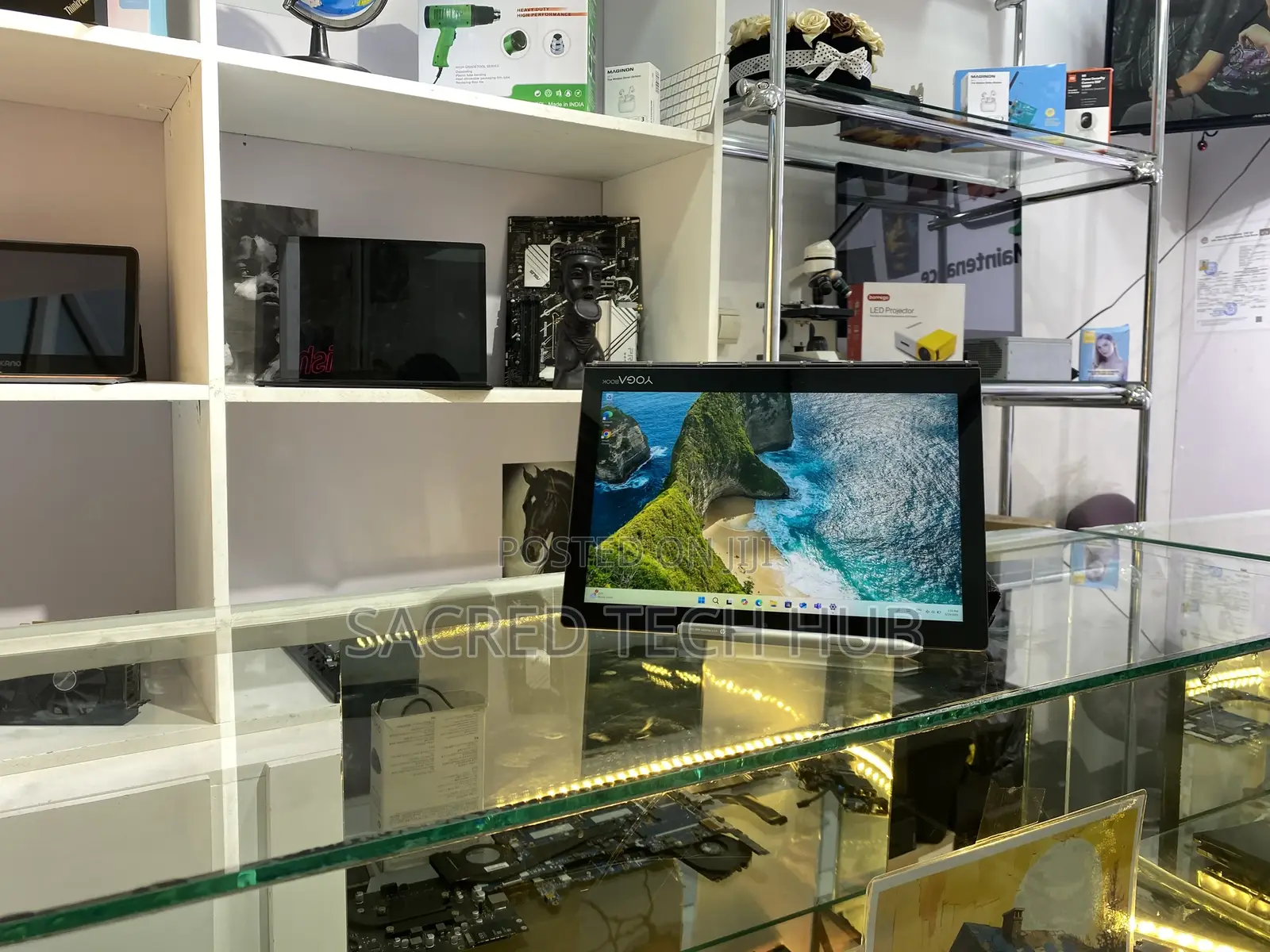 New Laptop Lenovo Yoga C930 4GB Intel Core M3 SSD 128GB