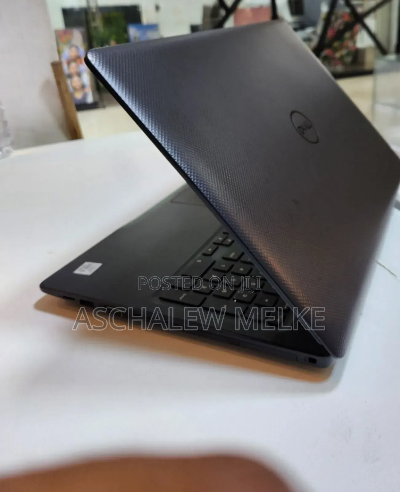 New Laptop Dell Vostro DVCI315 8GB Intel Core I5 SSD 1T
