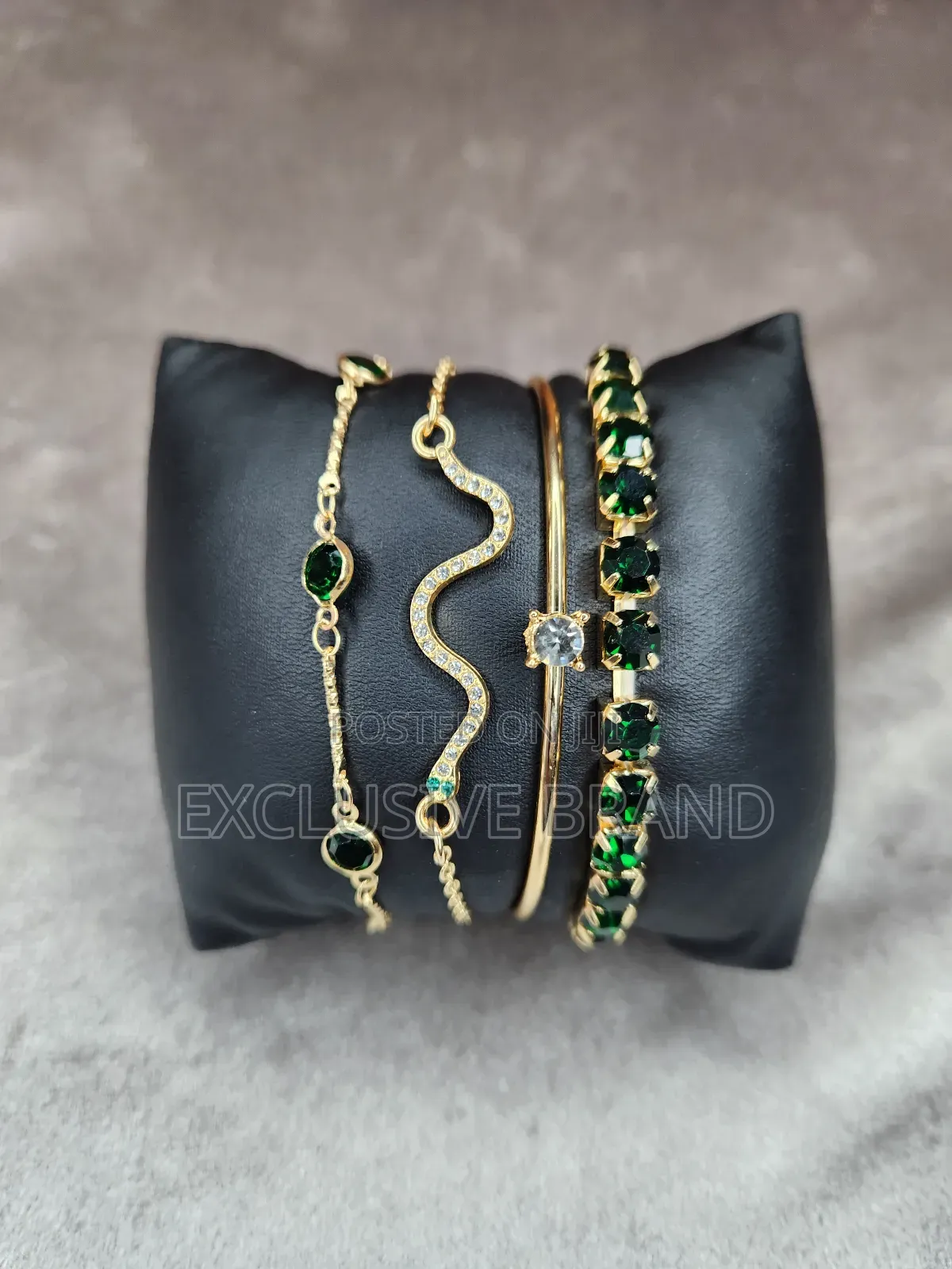 4-Piece Elegant Snake-Inspired Bangle Set