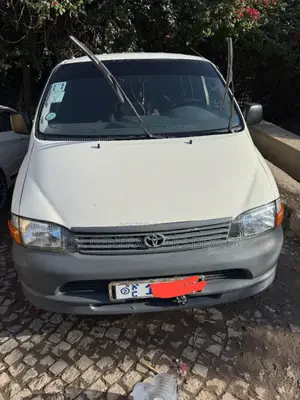 Photo - Toyota HiAce 2005 White