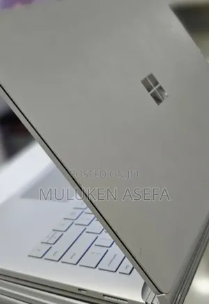 New Laptop Apple MacBook Pro M1 16GB Intel Core I7 SSD 256GB