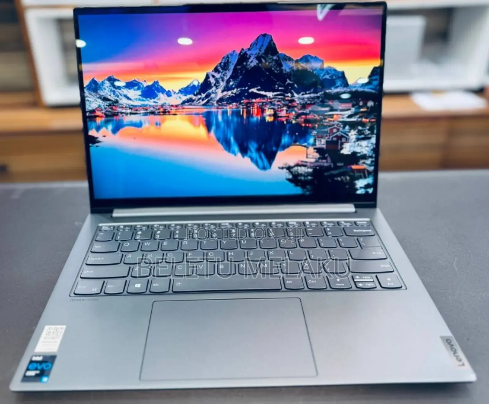 New Laptop Lenovo Yoga 7i 16GB Intel Core I5 SSD 512GB