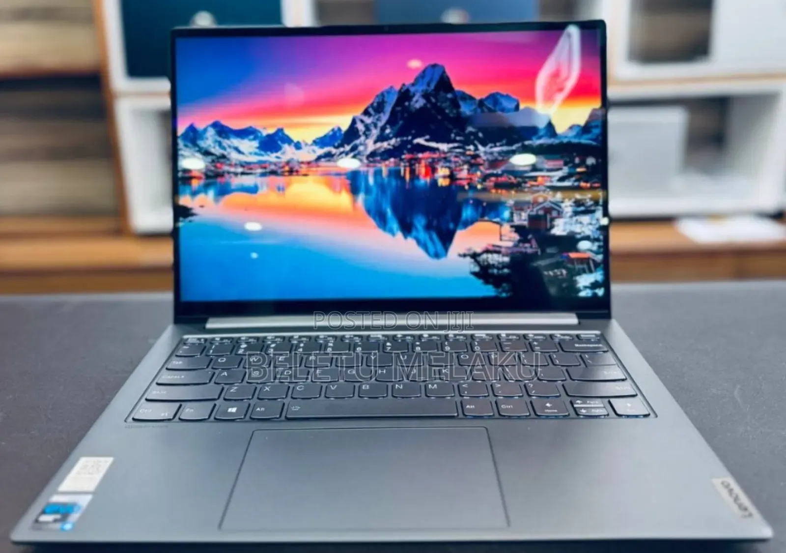 New Laptop Lenovo Yoga 7i 16GB Intel Core I5 SSD 512GB