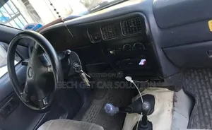 Toyota Hilux 2004 White