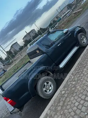 Toyota Hilux 2012 Black