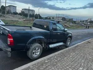 Toyota Hilux 2012 Black