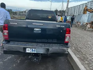 Toyota Hilux 2012 Black