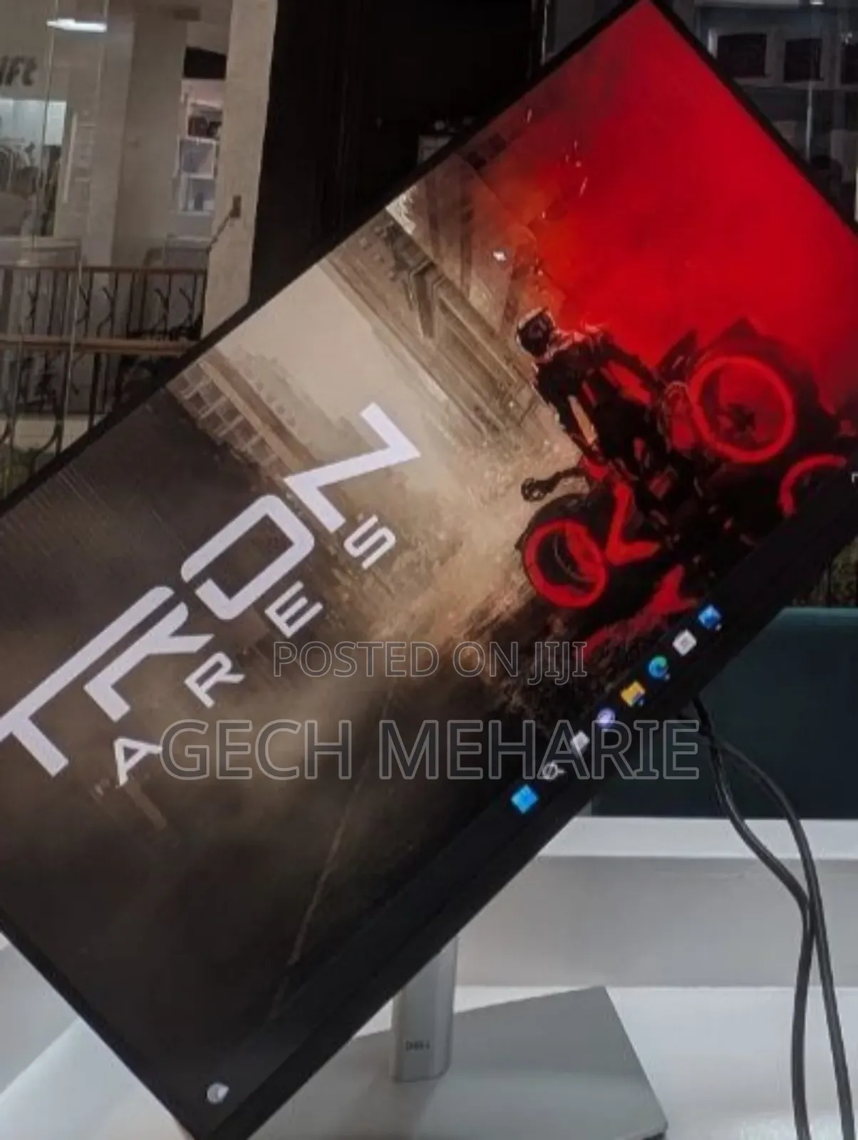 Almost New Dell 27 Inch Dell 27" Inch Monitor Re