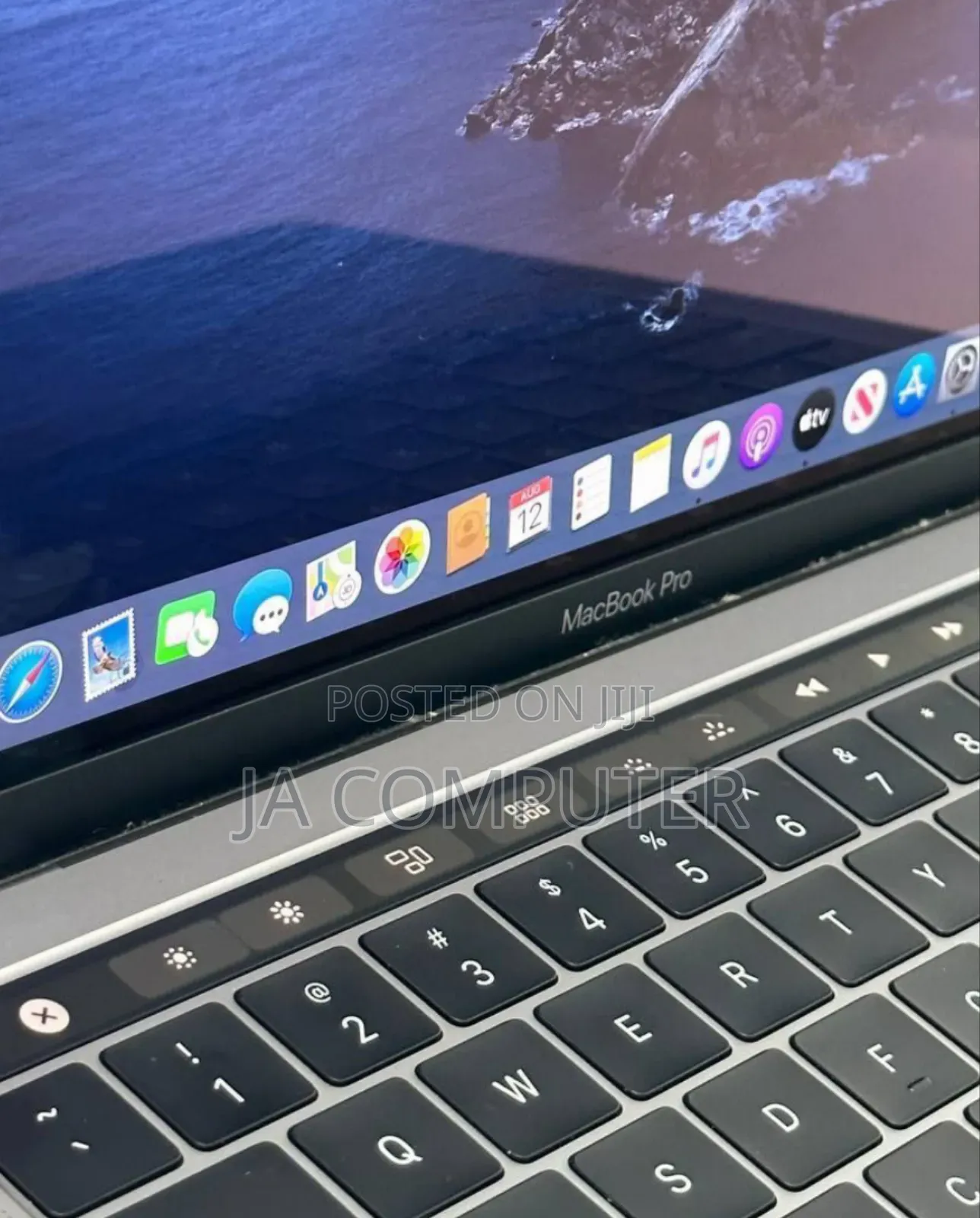 New Laptop Apple MacBook Pro 2018 8GB Intel Core I5 SSD 256GB