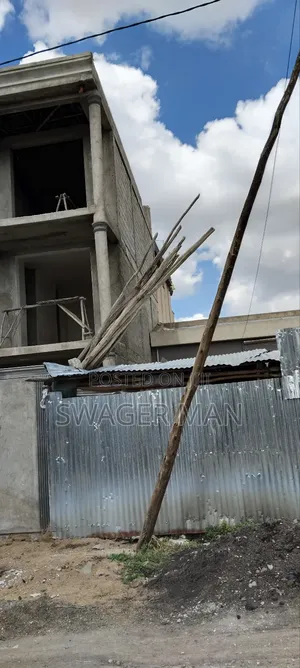 8bdrm Townhouse/Terrace in Tafo, Yeka for sale