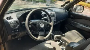 Mazda BT-50 2.5 TDi SLX 2010 Gold