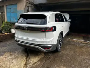 Volkswagen ID.6 2024 White