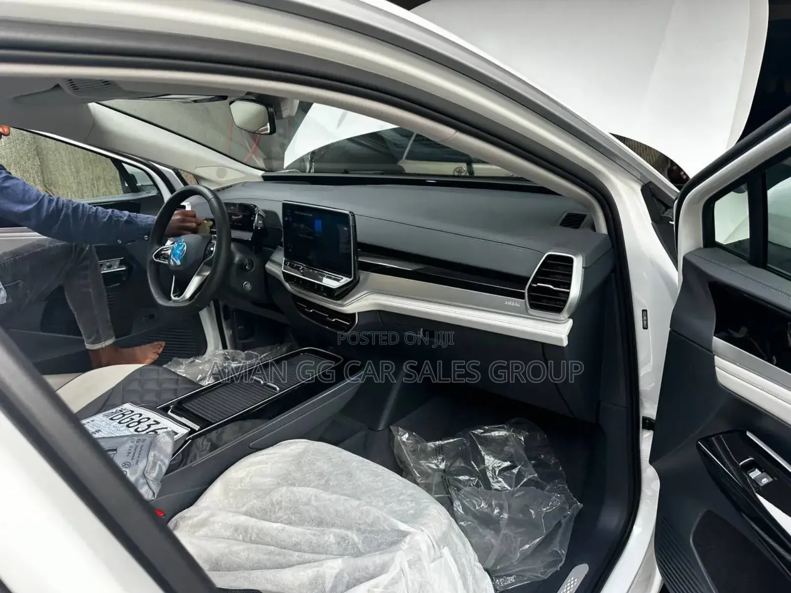 Volkswagen ID.6 2024 White