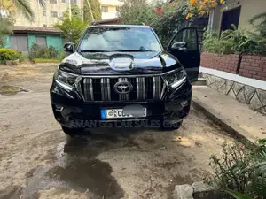 Photo - Toyota Land Cruiser 2019 Black