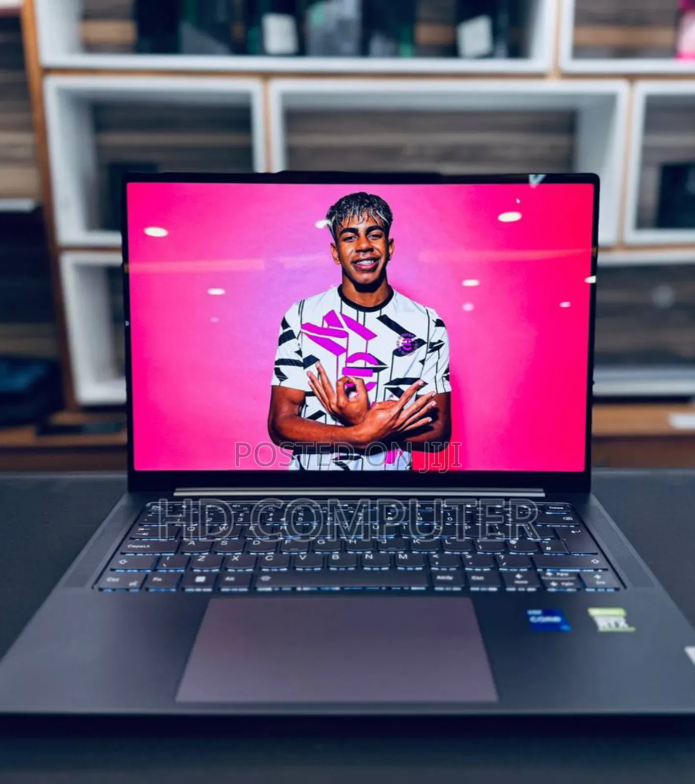 New Laptop Lenovo Yoga 7i 16GB Intel Core I7 SSD 512GB