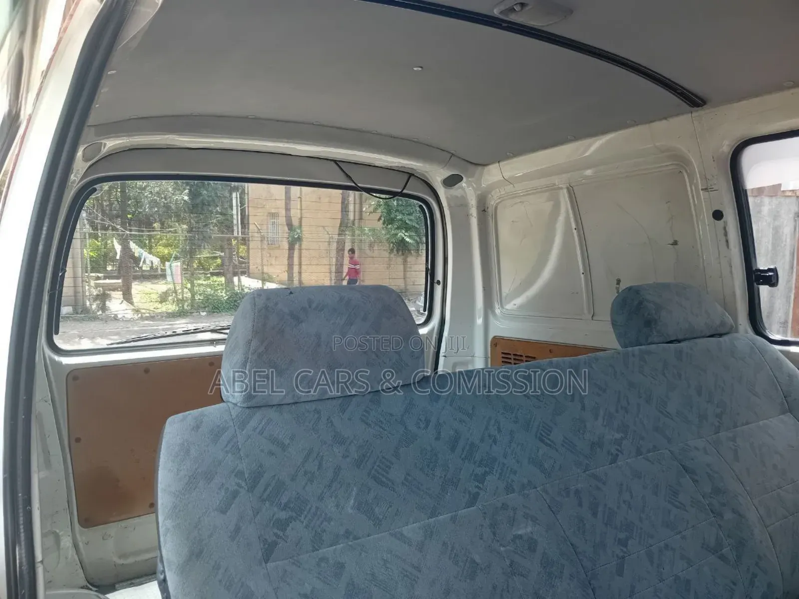 Toyota HiAce 2002 White