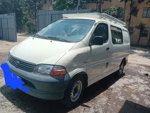 Toyota HiAce 2002 White