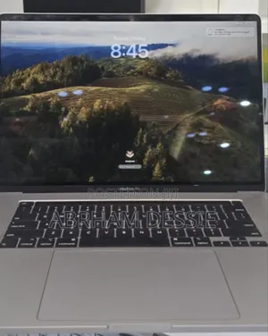 Photo - New Laptop Apple MacBook Pro 16GB Intel Core I9 SSD 1T