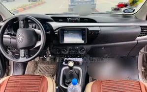 Toyota Hilux 2017 Silver