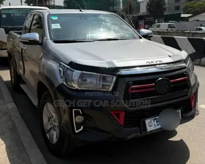 Photo - Toyota Hilux 2017 Silver
