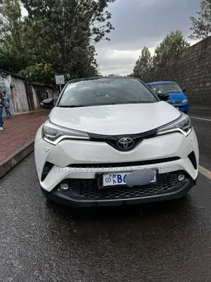 Photo - Toyota C-HR 2020 White