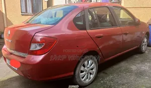 Renault Super 2011 Red