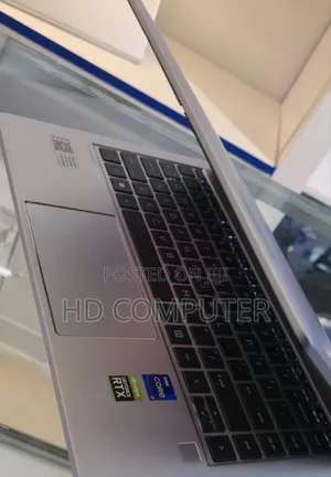 Photo - New Laptop HP ProBook 430 G8 16GB Intel Core I7 SSD 1T