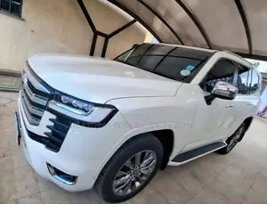 New Toyota Land Cruiser 2022 Ivory