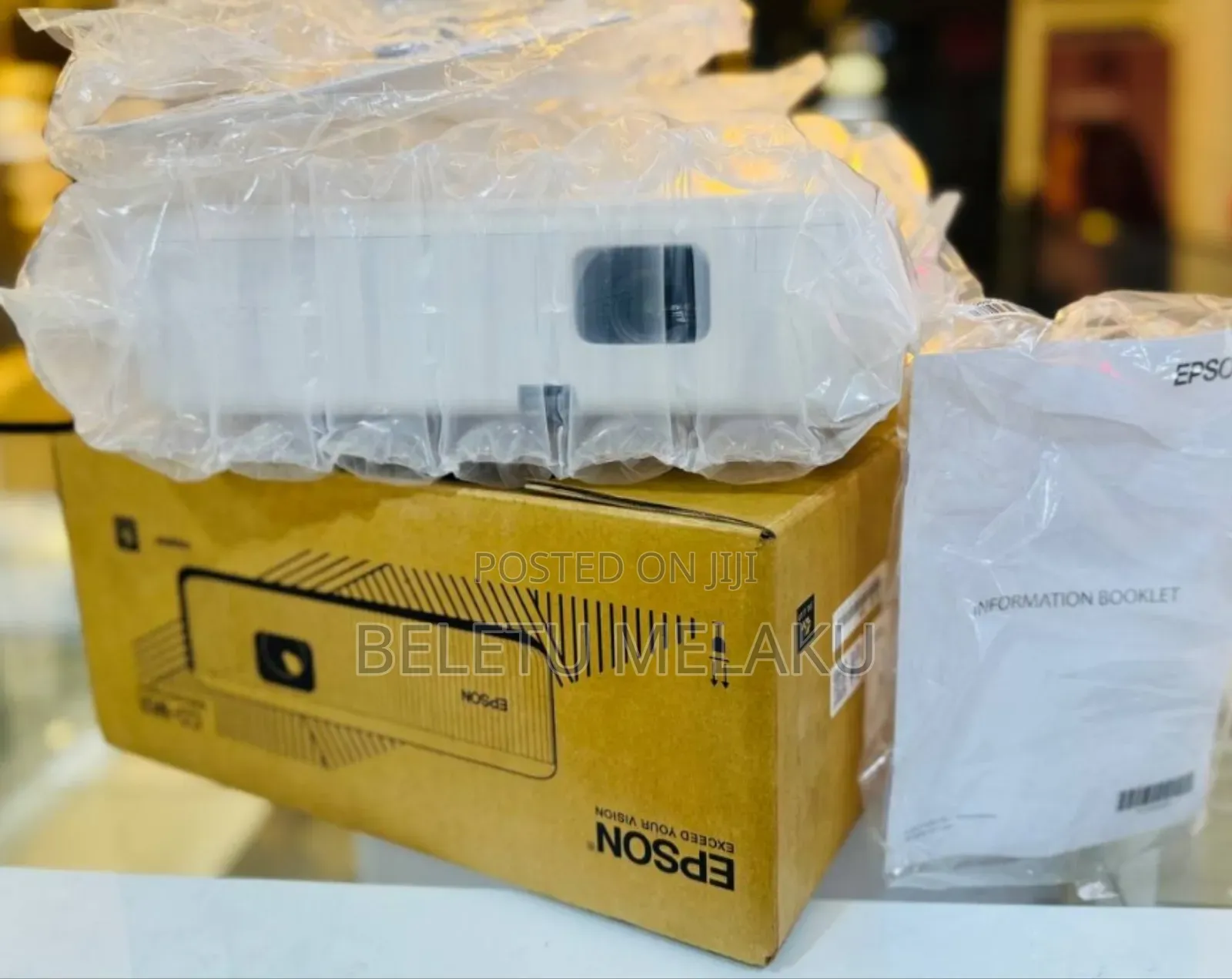 Brand New Epson Projector Co-W01 With Remote and Manual