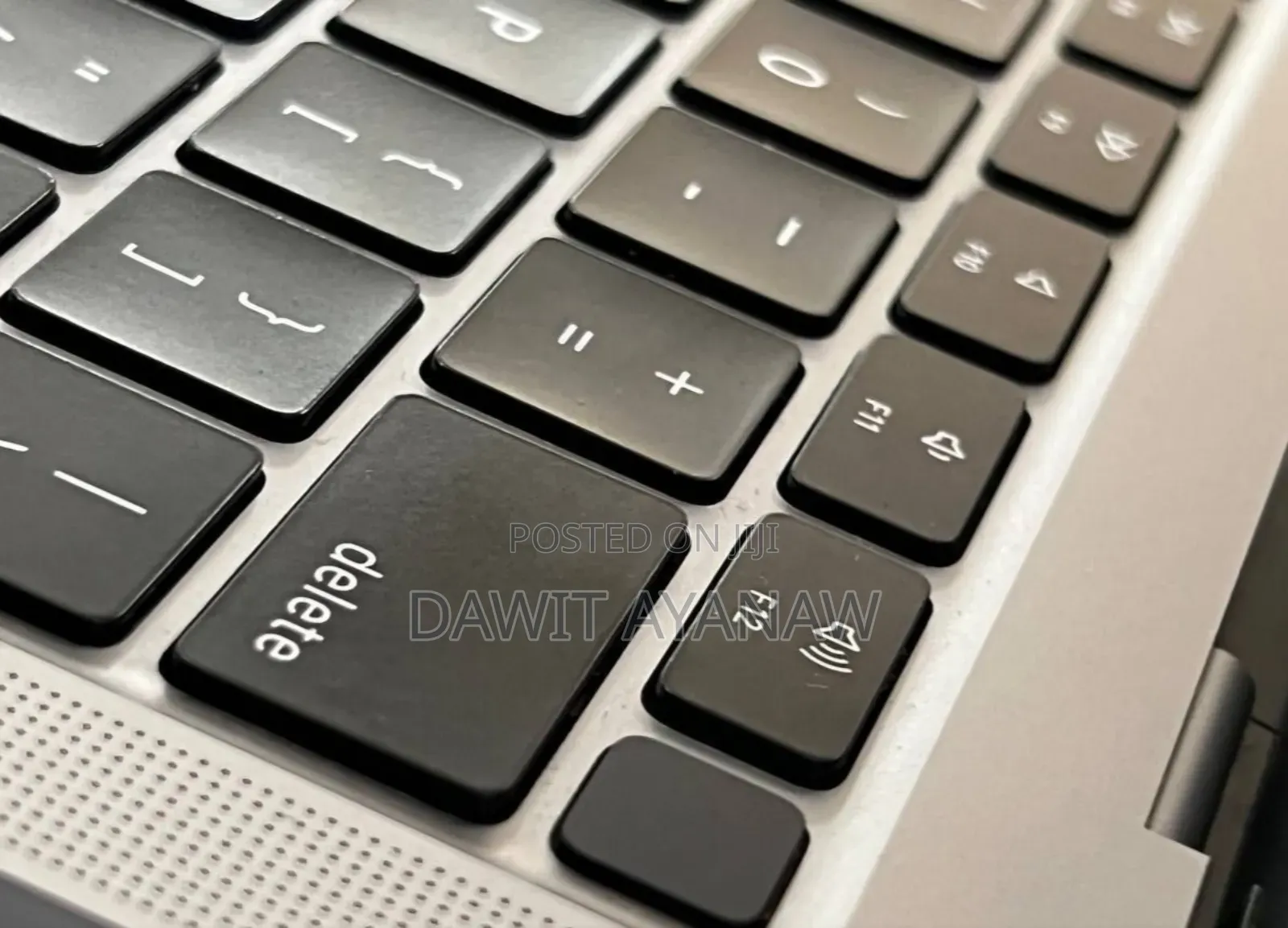 New Laptop Apple MacBook Pro 2020 16GB Intel Core I5 SSD 512GB