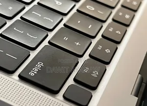 New Laptop Apple MacBook Pro 2020 16GB Intel Core I5 SSD 512GB