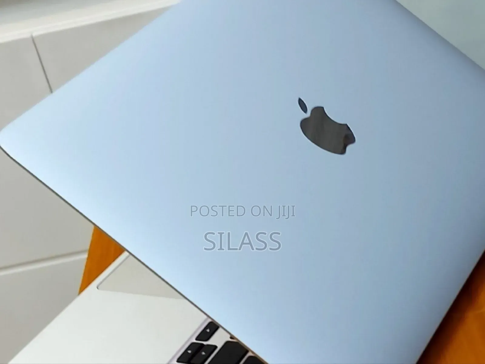 New Laptop Apple MacBook Pro M1 8GB Apple M1 SSD 512GB